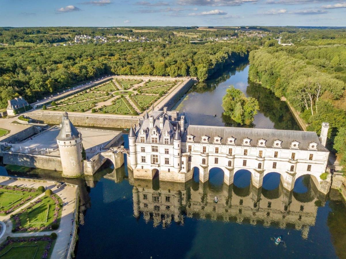 Le Charme De L'Ancien Au Calme Et A 8 Min De Chenonceaux Apartment La Croix-en-Touraine Exterior photo