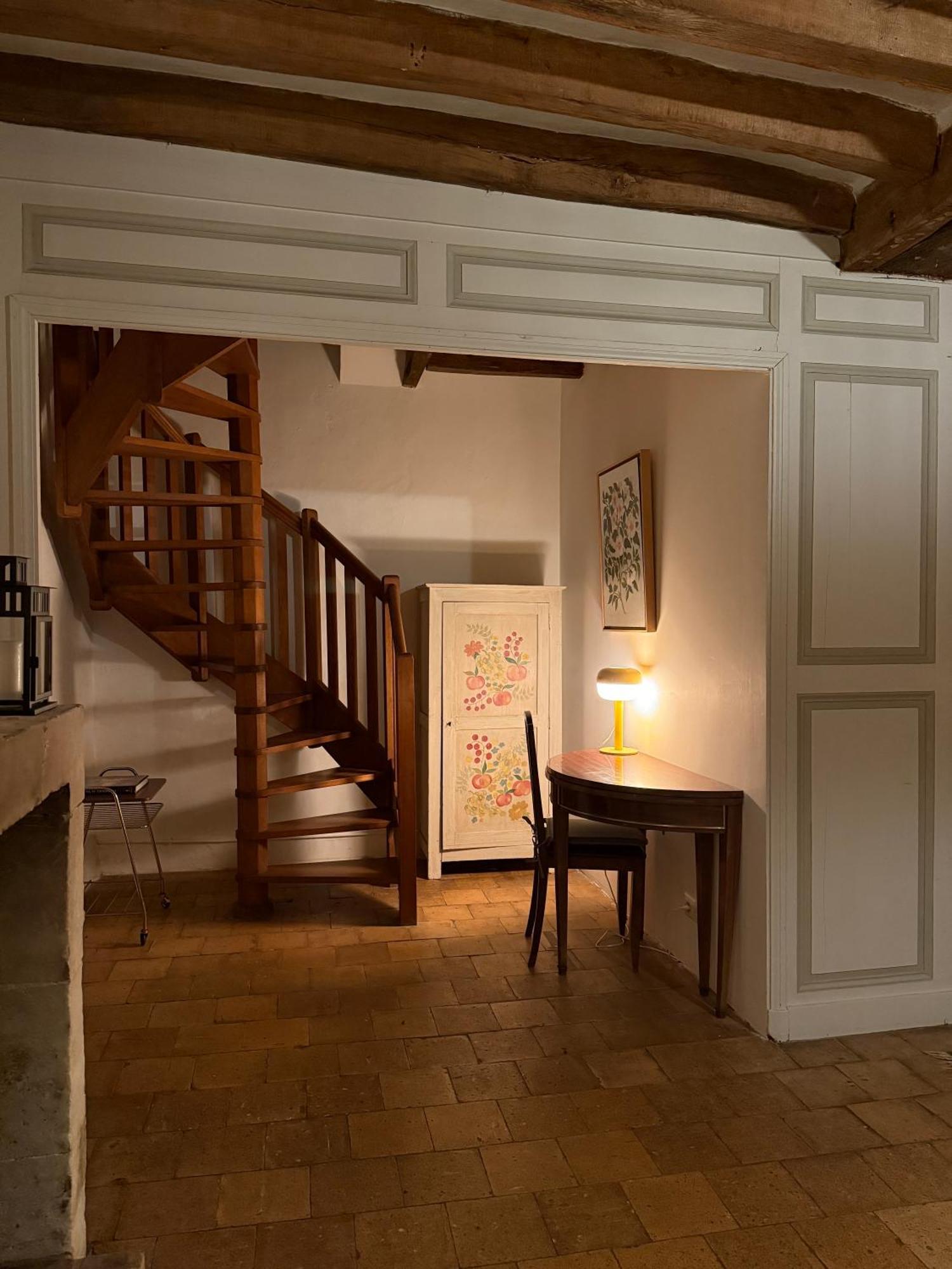 Le Charme De L'Ancien Au Calme Et A 8 Min De Chenonceaux Apartment La Croix-en-Touraine Exterior photo